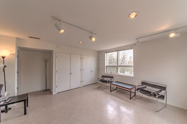 Building Photo - SANDIA HEIGHTS EXECUTIVE RENTAL 2+Story 3B...