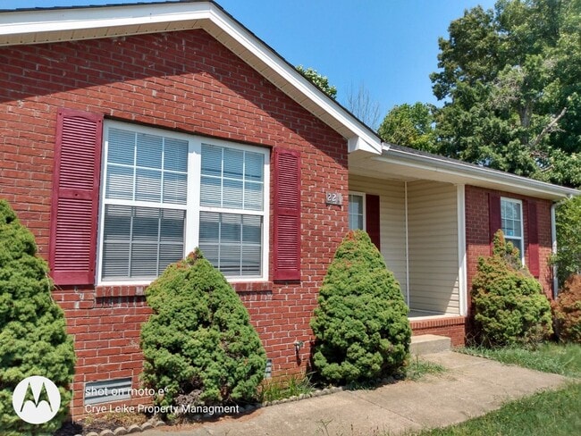 Building Photo - Cute home close to Fort Campbell