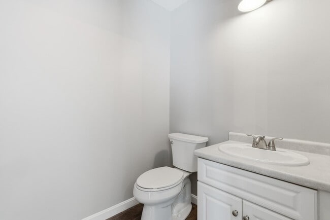 Building Photo - 6 Mulberry Ln