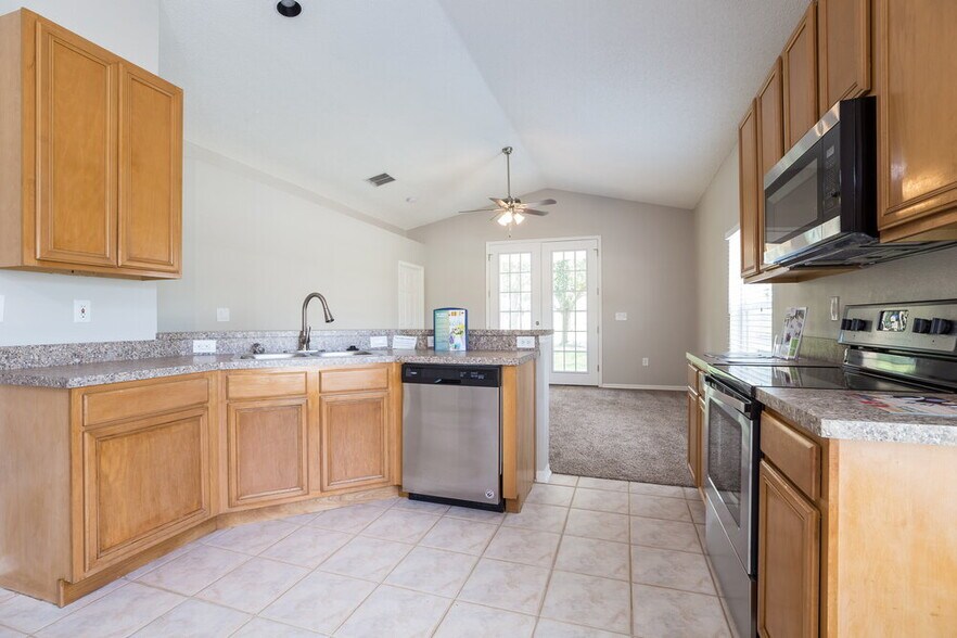 Building Photo - 3337 Bellingham Dr
