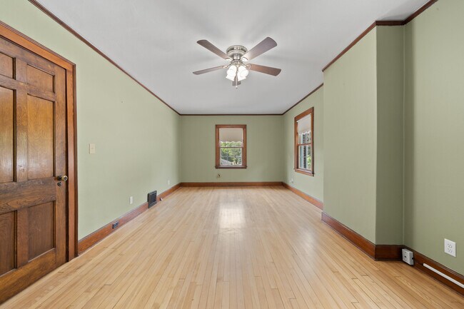 Building Photo - 1105 Barnes St