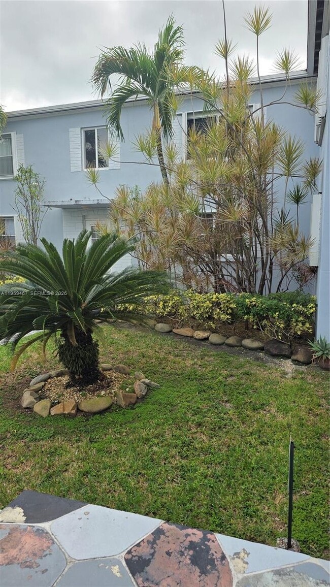 Building Photo - 530 SW 10th St