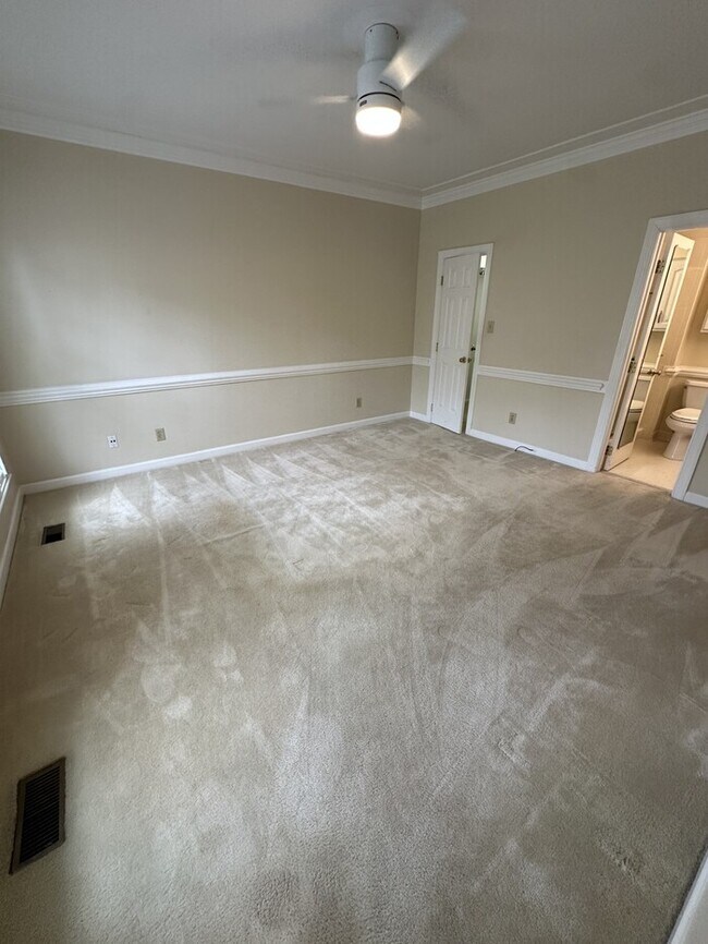 Building Photo - 609 Crabbery Ln