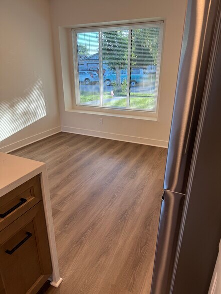 Building Photo - 10434 Baird Ave