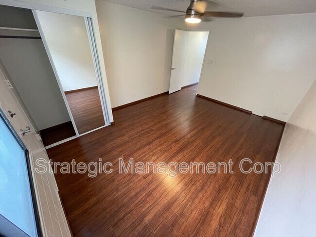 Building Photo - 1301 Lusitana St