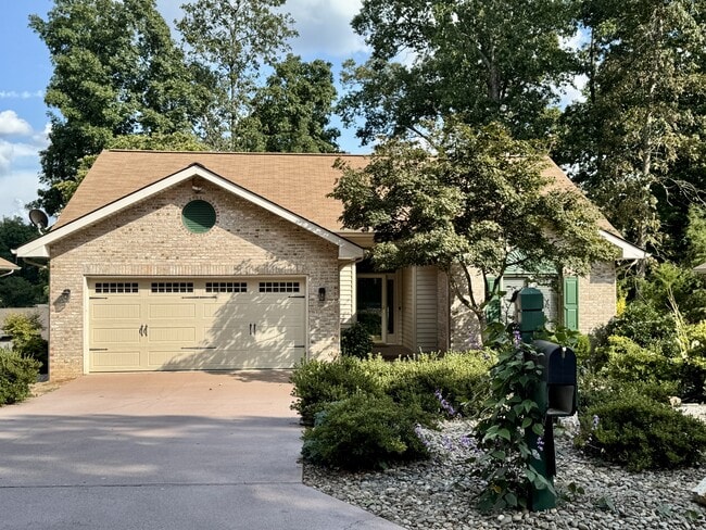 Primary Photo - 116 Agoli Way