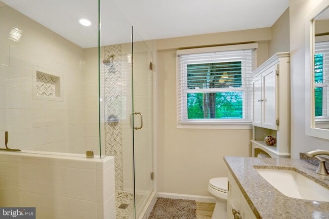 Building Photo - 6510 Carriage Dr
