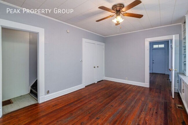 Building Photo - 522 Probasco St