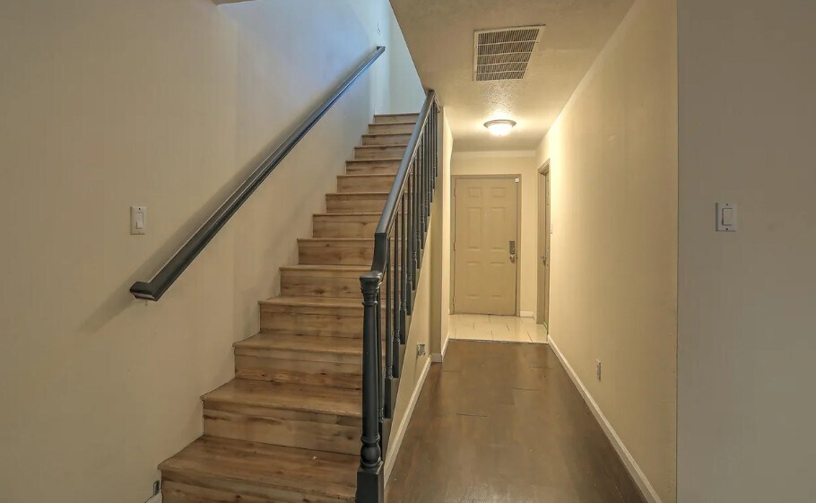 Building Photo - 3035 Bright Star Dr NW