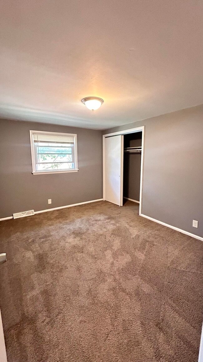 Building Photo - 5747 N 93rd St