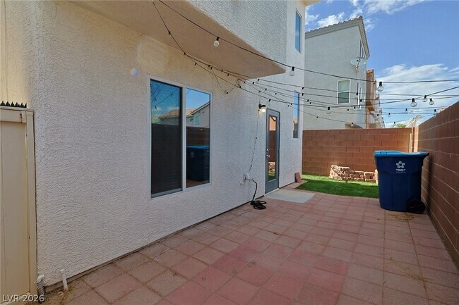 Building Photo - 9578 Summer Furnace St