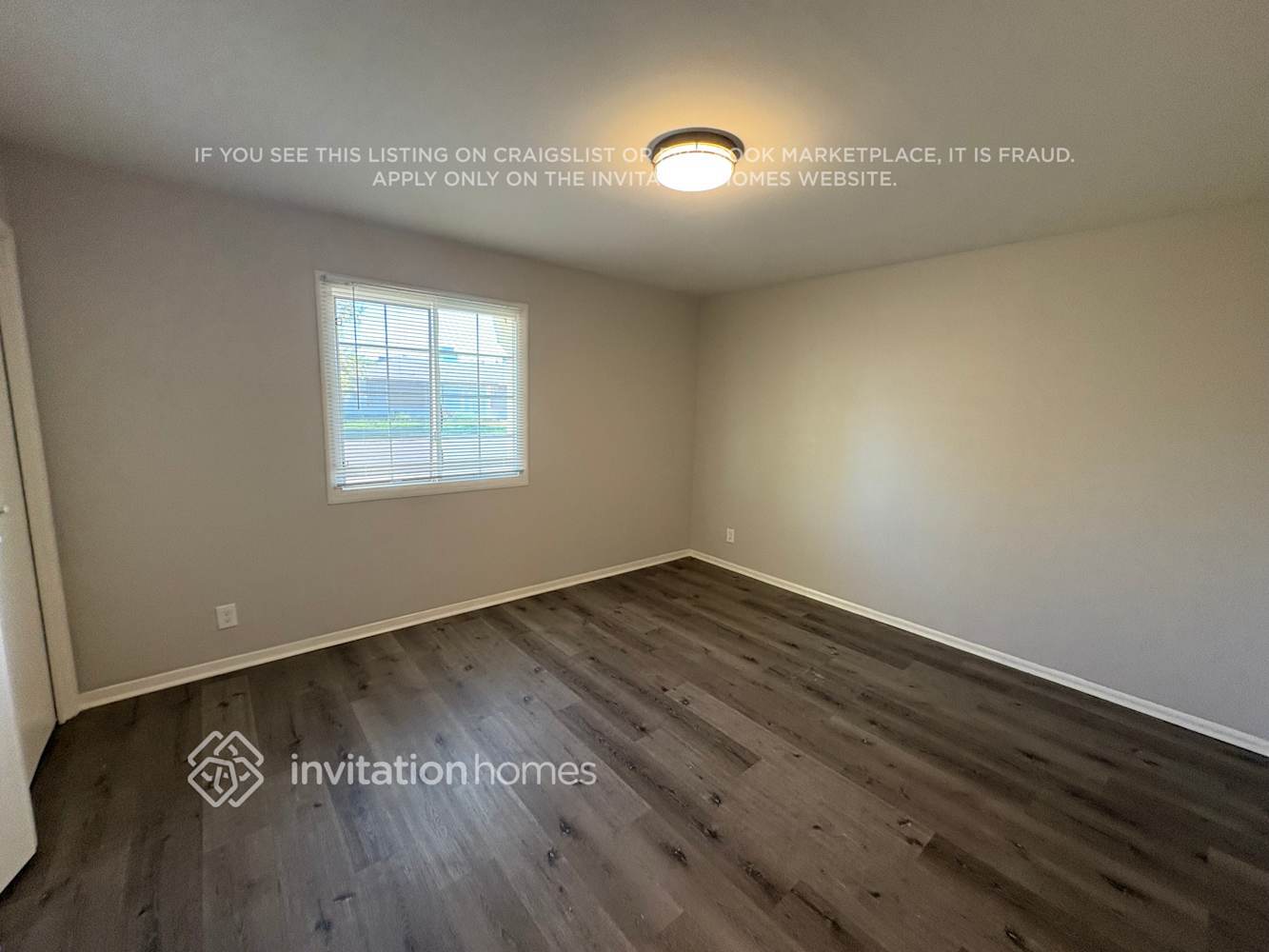 Building Photo - 2210 W Greenbriar Dr