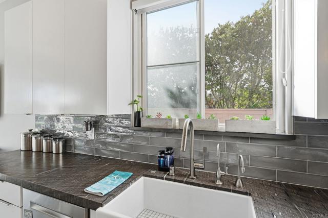 Building Photo - 1109 Hampton Ct