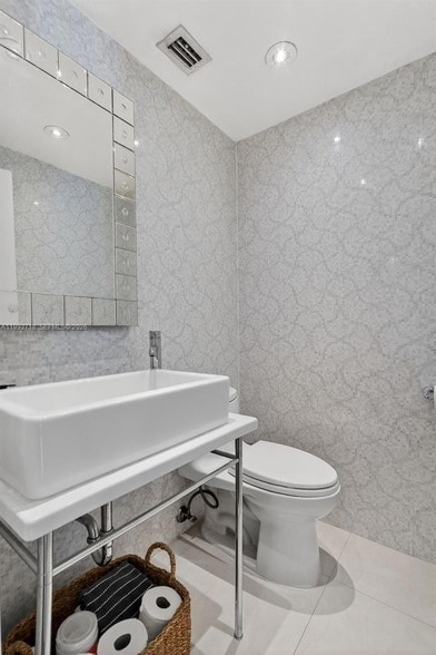 Building Photo - 3258 Riviera Dr