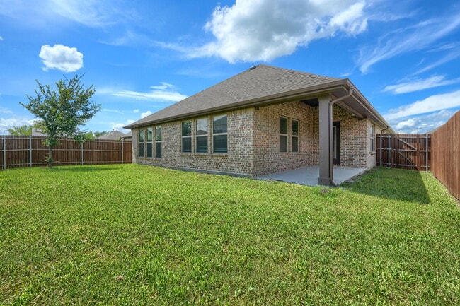 Building Photo - 580 Bradley Dr