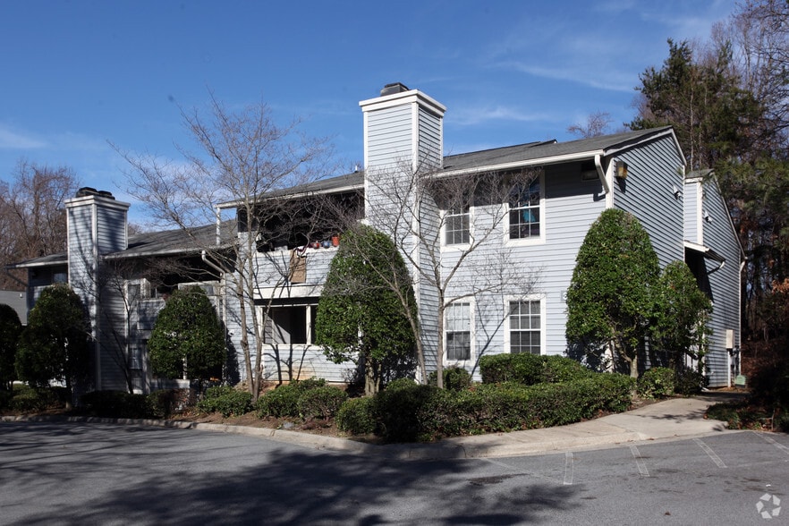 Twin Oaks Apartments 3712 West Ave Greensboro NC 27407 Apartment Finder