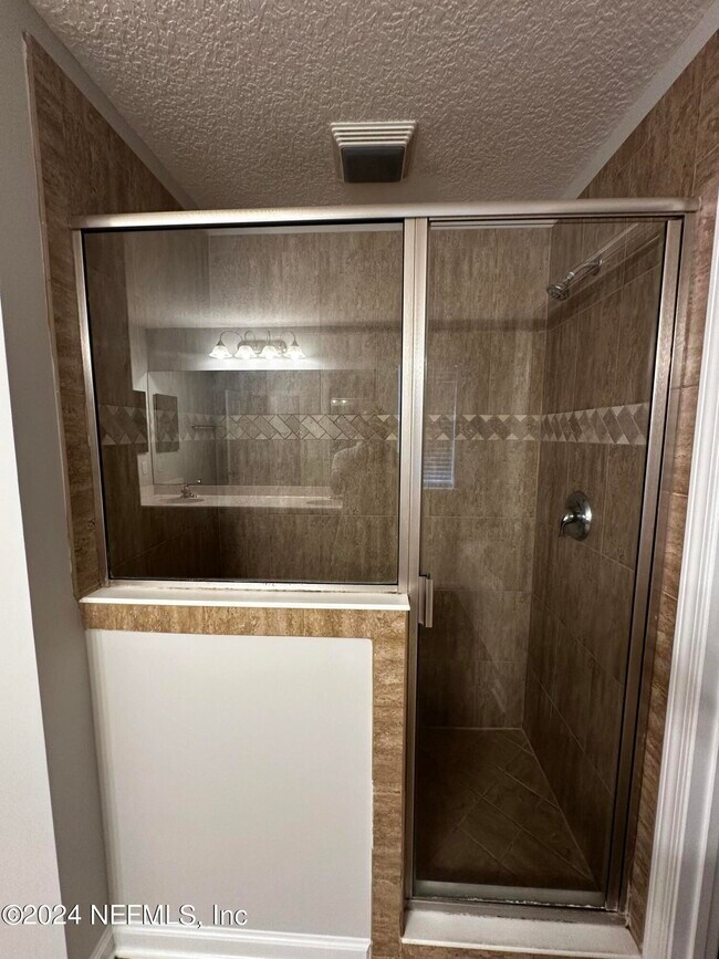 Building Photo - 12212 Angleterre Dr