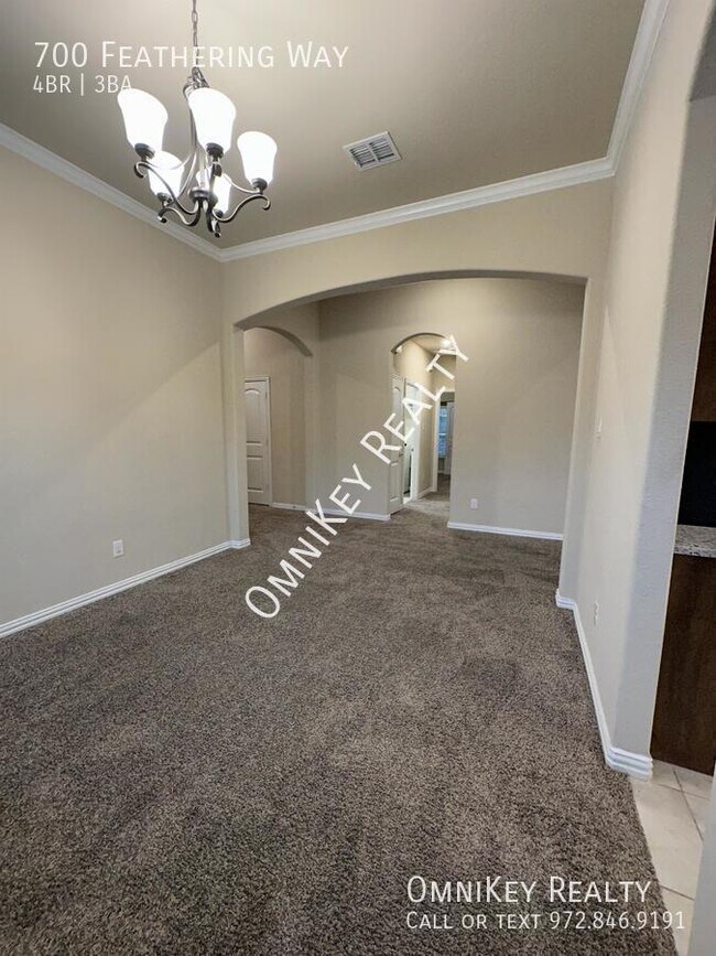 Building Photo - 700 Feathering Way