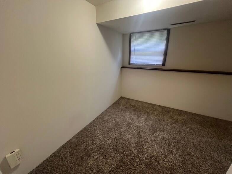 Building Photo - 7313 Farmington Way