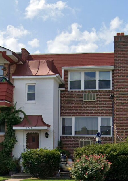 Primary Photo - 5489 Vicaris St
