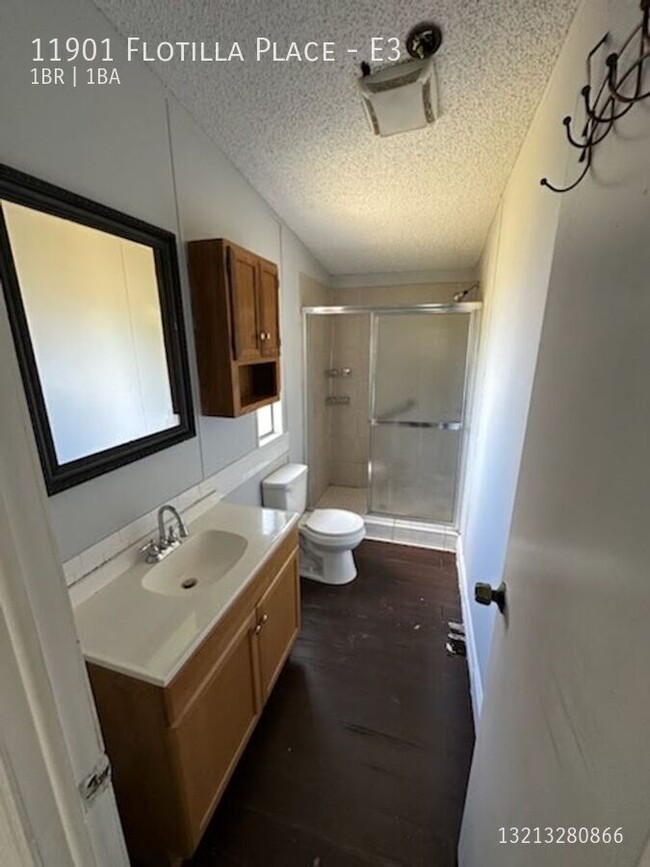 Building Photo - Private Studio in a Mobile Home in West Bo...