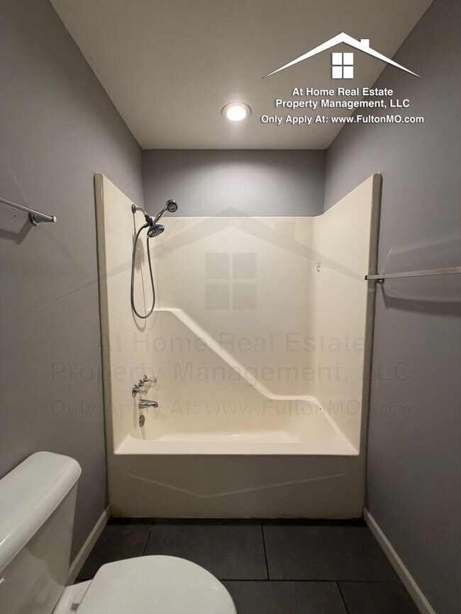 Building Photo - 541 Collier Ln