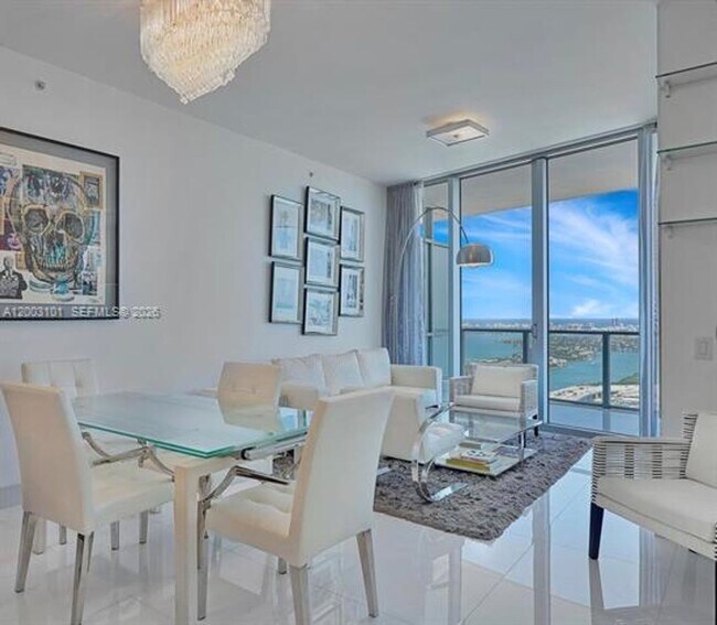 Building Photo - 1100 Biscayne Blvd