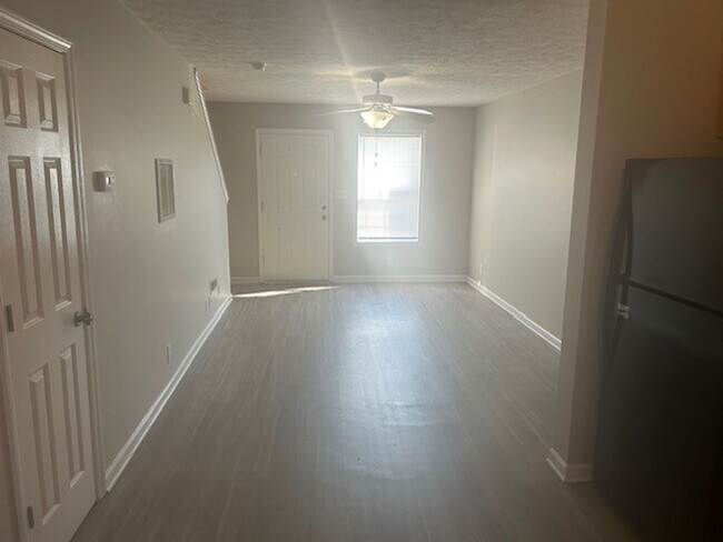 Building Photo - 822 Oak Arbor Ct