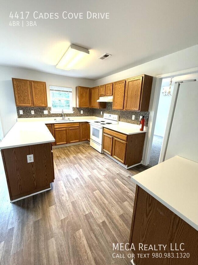 Building Photo - 4417 Cades Cove Dr