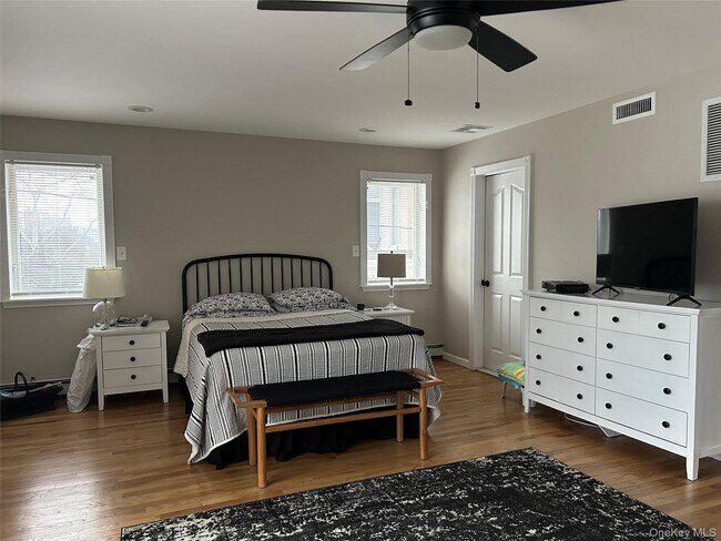 Building Photo - 259 Lincoln Blvd