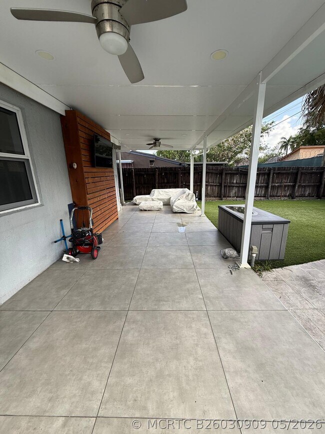 Building Photo - 3111 N 66th Ave
