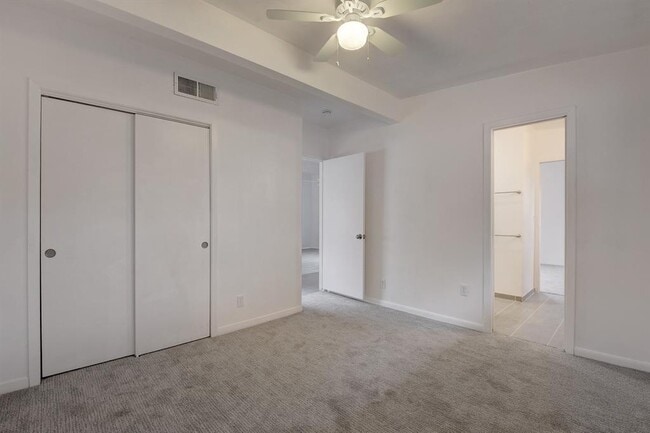 Building Photo - 803 Azie Morton Rd