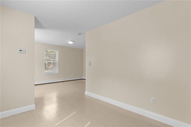 Building Photo - 176 Pavilion Ave