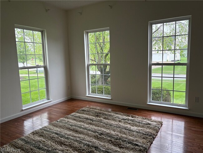 Building Photo - 4582 Devereux Drive