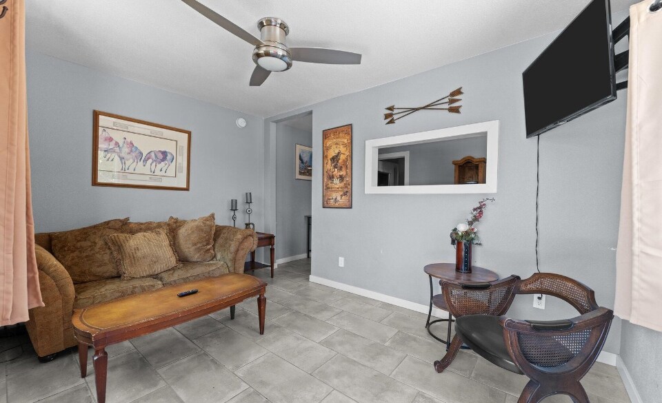 Building Photo - 496 W Mohave St