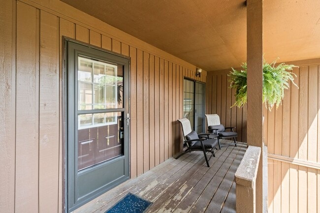 Building Photo - 33803 Electric Blvd