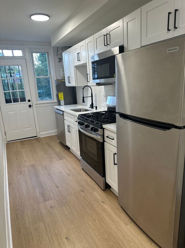 Building Photo - 1913 Minnesota Ave SE