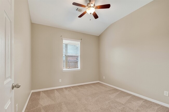 Building Photo - 3226 W Trail Dr