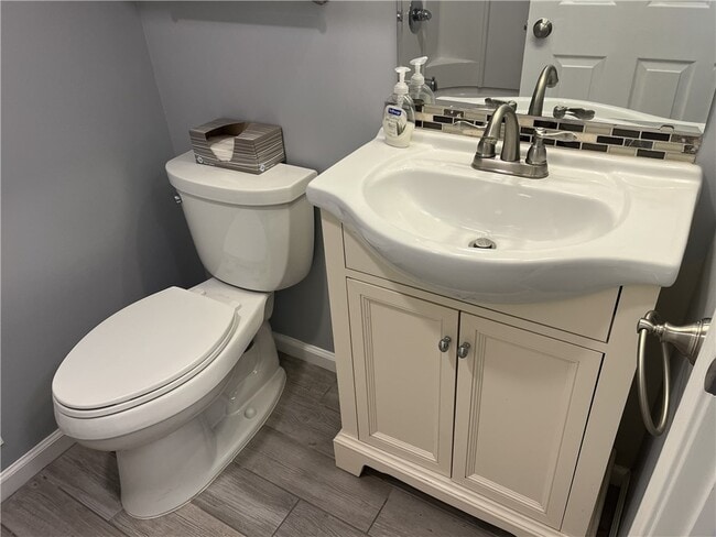 Building Photo - 898 Ridge Rd