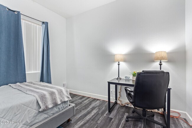 Building Photo - 10230 E Cochise Dr