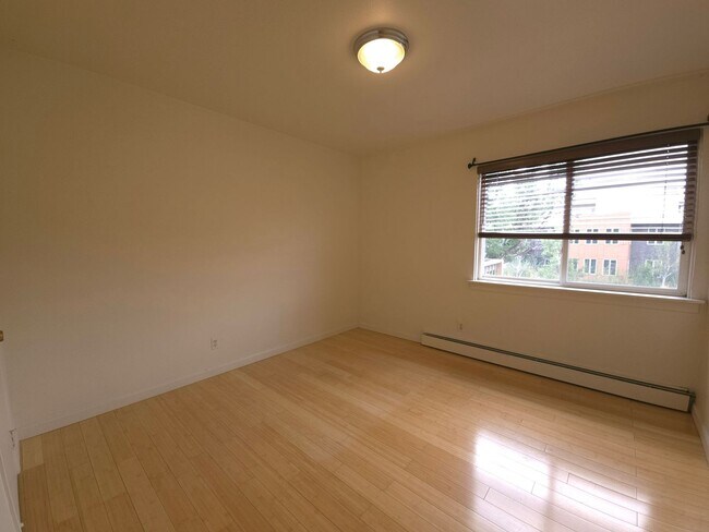 Building Photo - Mountain Views for a Serene and Scenic Lifestyle