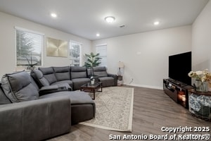 Building Photo - 724 Ft Leonard