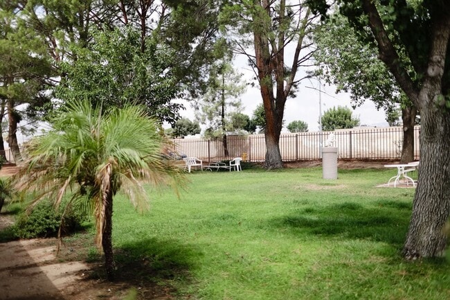 Building Photo - Downstairs 2-Bedroom Condo in Banning--55+ Gated Community!