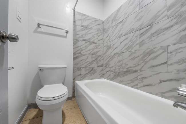 Building Photo - 6827 Chasewood Dr