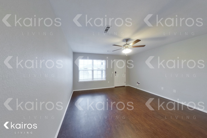 Building Photo - 3893 Thomas St