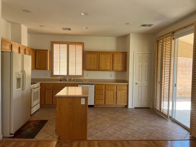 Building Photo - Summerlin North