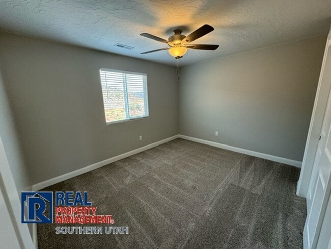 Building Photo - 1042 S 1450 E