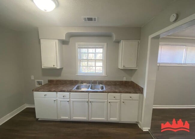 Building Photo - 2302 Alameda Ave