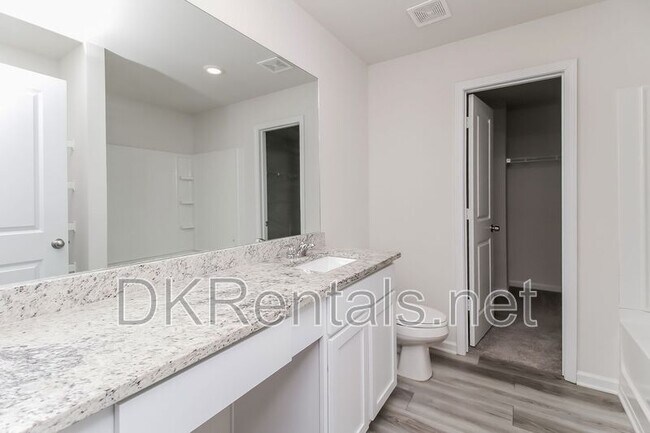 Building Photo - 160 Avondale Blvd SE