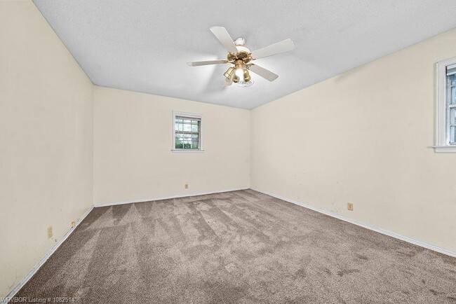 Building Photo - 100 Meadow Pl